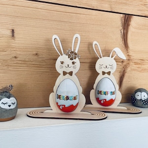 Geschenk für Ostern, Osterhase aus Holz mit Überraschungsei Halterung, Ostergeschenk Kollegen, Kinderüberraschung