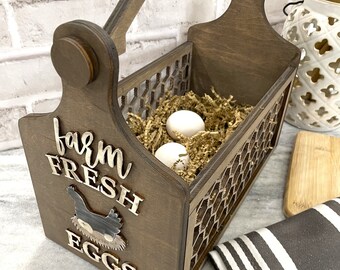  LINCOUNTRY Metal Egg Basket, Rustic Wire Chicken Basket for  Collecting Fresh Eggs, Vintage Farmhouse Style, Sturdy, Cream Color, 7.75 x  7.75 x 5 Inch : Home & Kitchen