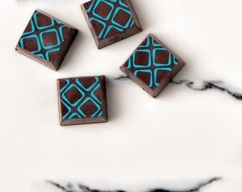 12 tartufi di cioccolato di lusso aromatizzati al whisky Jack Daniels. cacao etico (consegna negli Stati Uniti) Bel regalo
