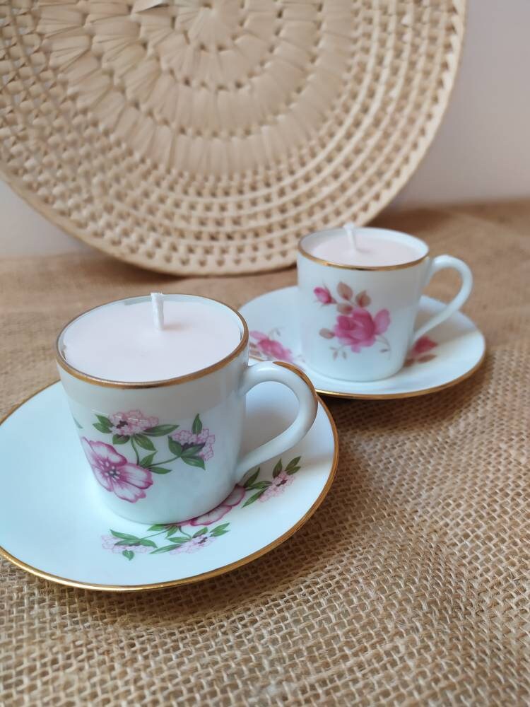Bougie, Bougeoirs, Bougie Artisanale, Bougies Coulées à La Main, Dans Des Petites Tasses Café Vintag