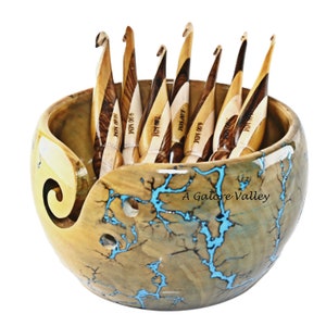 Ergonomic Crochet Wooden Hooks Set of 7 Crochet Hooks Size 4 MM to 10 MM, Wooden Yarn Crochet Hooks with Yarn Bowl Gift for Crochet Lovers