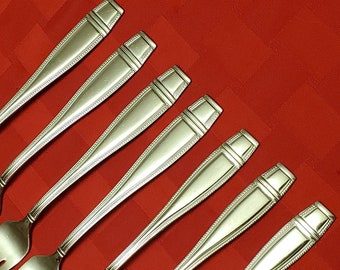 Oneida Stainless Ellis Pattern - Mixed Lot of 7 Forks - Glossy Finish - Beaded Edge - 4 Dinner Forks - 3 Salad Forks