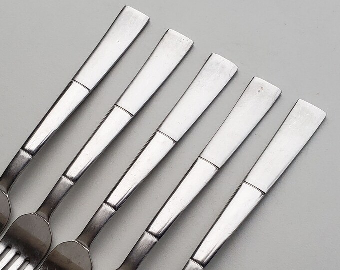 Oneida 18/10 Stainless Echo Pattern Set of 5 Dinner Forks Frosted