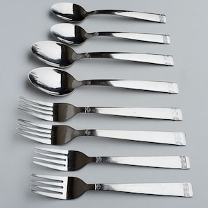 Cambridge Stainless Danielle Pattern Flatware - Mixed Lot of 8 Pieces - 2 Dinner Forks - 2 Salad Forks - 2 Teaspoons - 2 Soup Spoons