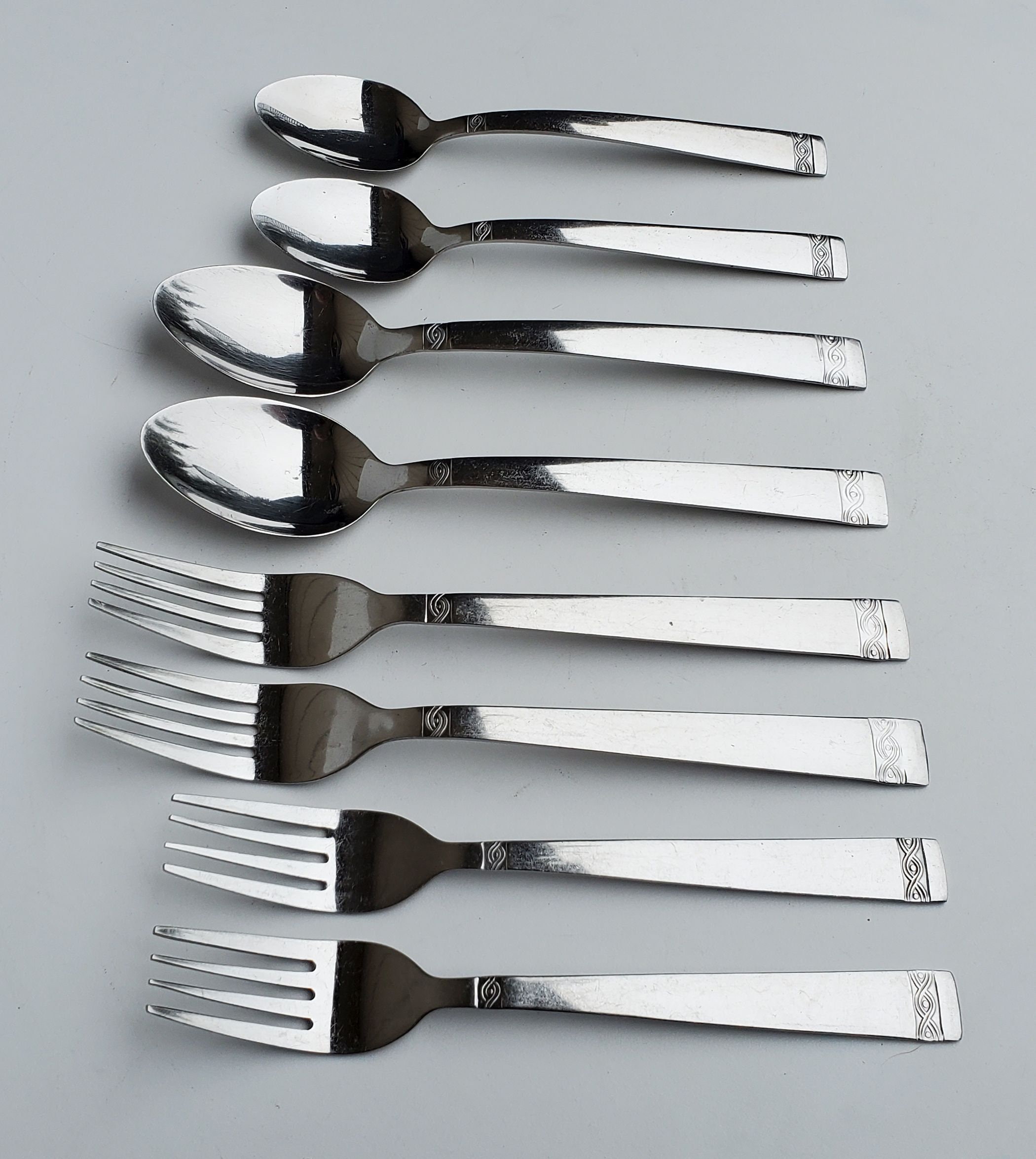 Cambridge Stainless Danielle Pattern Flatware - Mixed Lot of 8