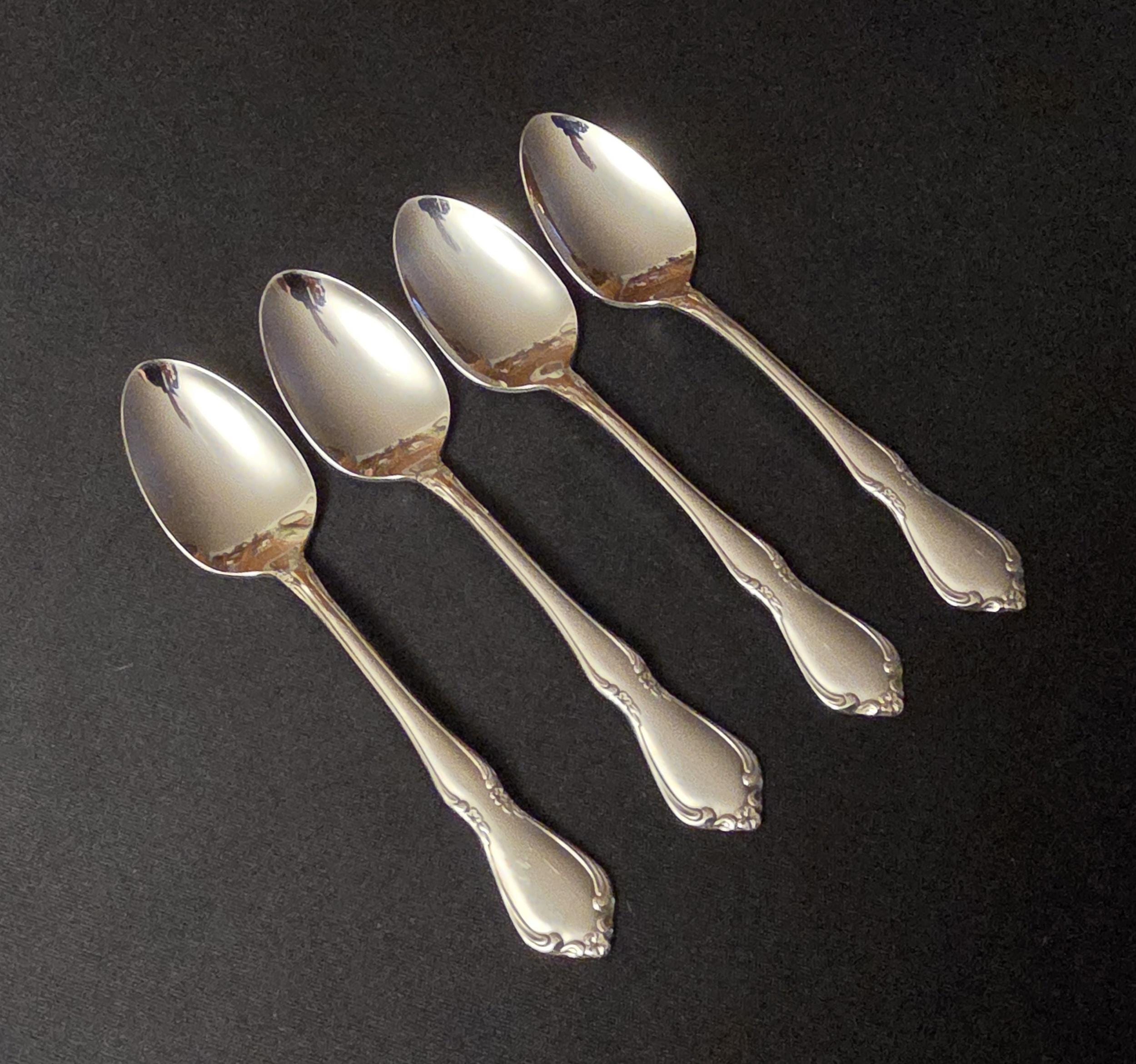 Oneida Oneidacraft Deluxe Stainless - Set of 4 Soup Spoons