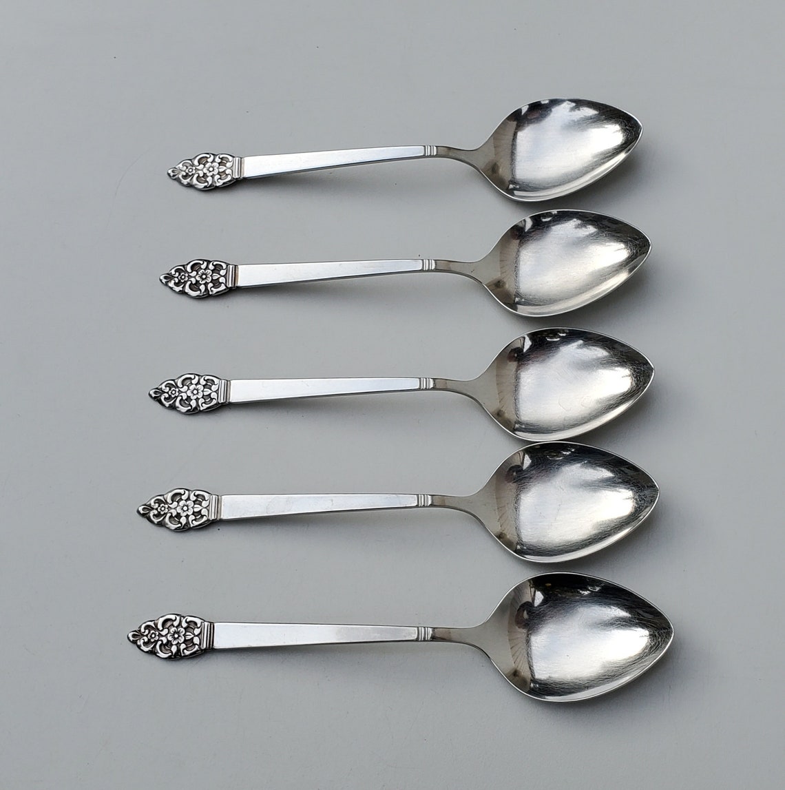 Oneida Craft Pattern Identifier Oneida Stainless Oneidacraft Nordic Crown Pattern - Set of 5 Oval Soup ...