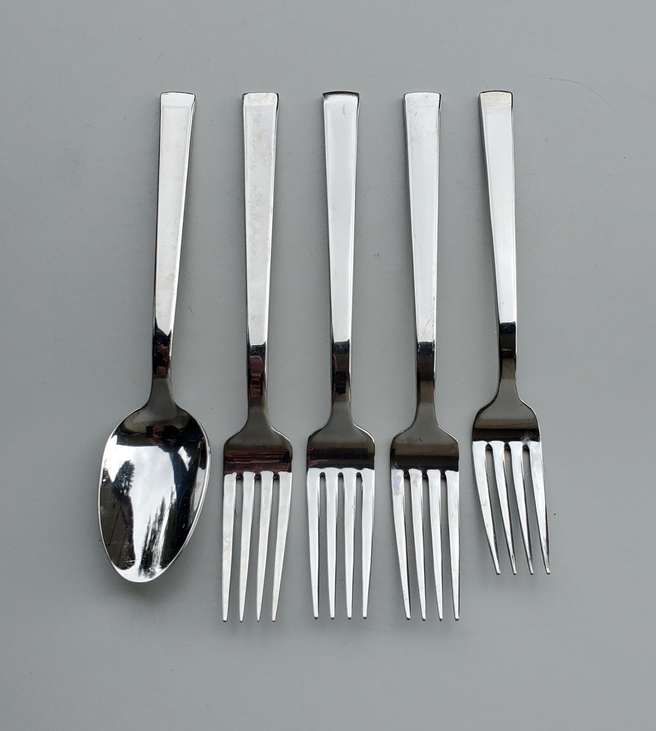 Mikasa Stainless Pinch Pattern Mixed Lot of 5 Pieces 3 Dinner