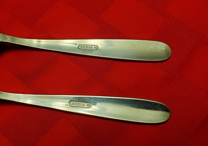 Oneida Jordan Pattern Stainless 18/10 Teaspoon Set of 7 Teaspoons Satin