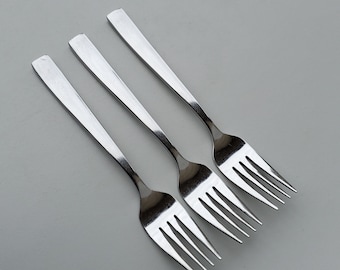 Mikasa Stainless Delano Pattern - Set of 3 Dinner Forks - Glossy Finish - Sturdy Handle - 7.875"