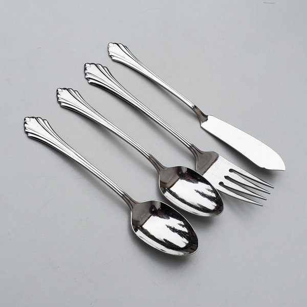 Oneida 18/8 Stainless Bancroft Pattern - Mixed Lot of 4 Pieces - 2 Teaspoons - 1 Butter Knife - 1 Salad Fork - Glossy - AKA Fortune Pattern