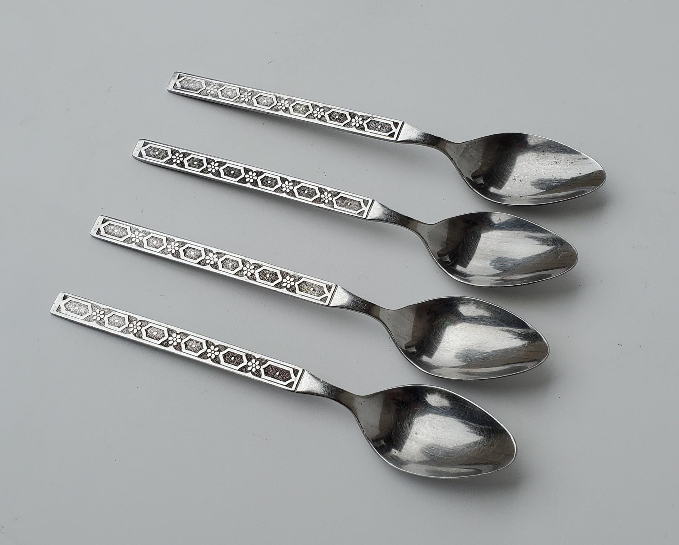 National Stainless NST72 Pattern - Set of 4 Teaspoons - Hexagon