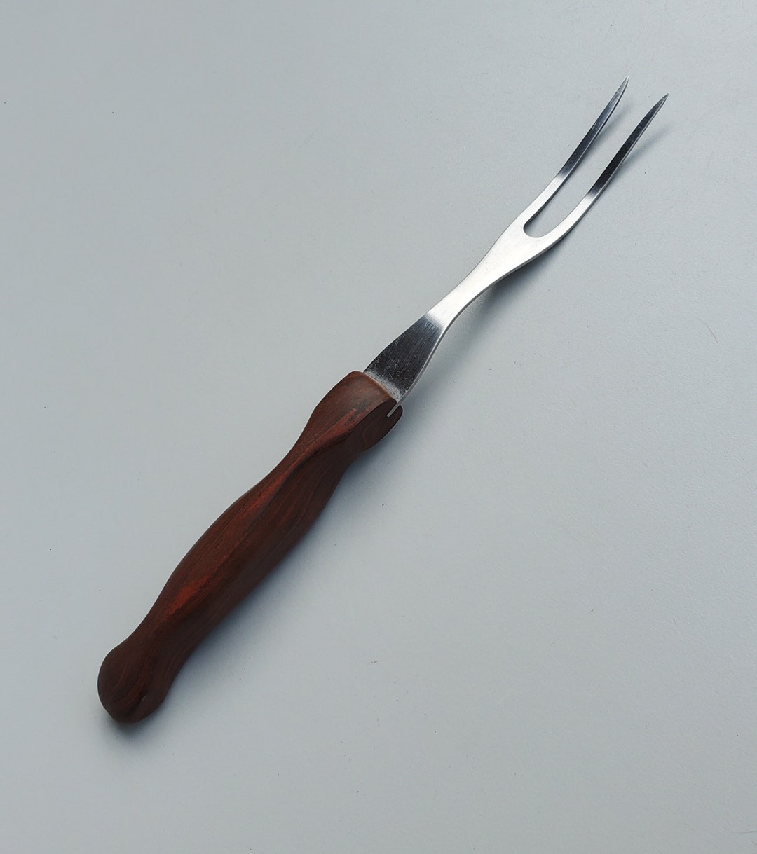 Cutco Brand Meat Turning Carving Fork Model 26 Wood Grain Handle