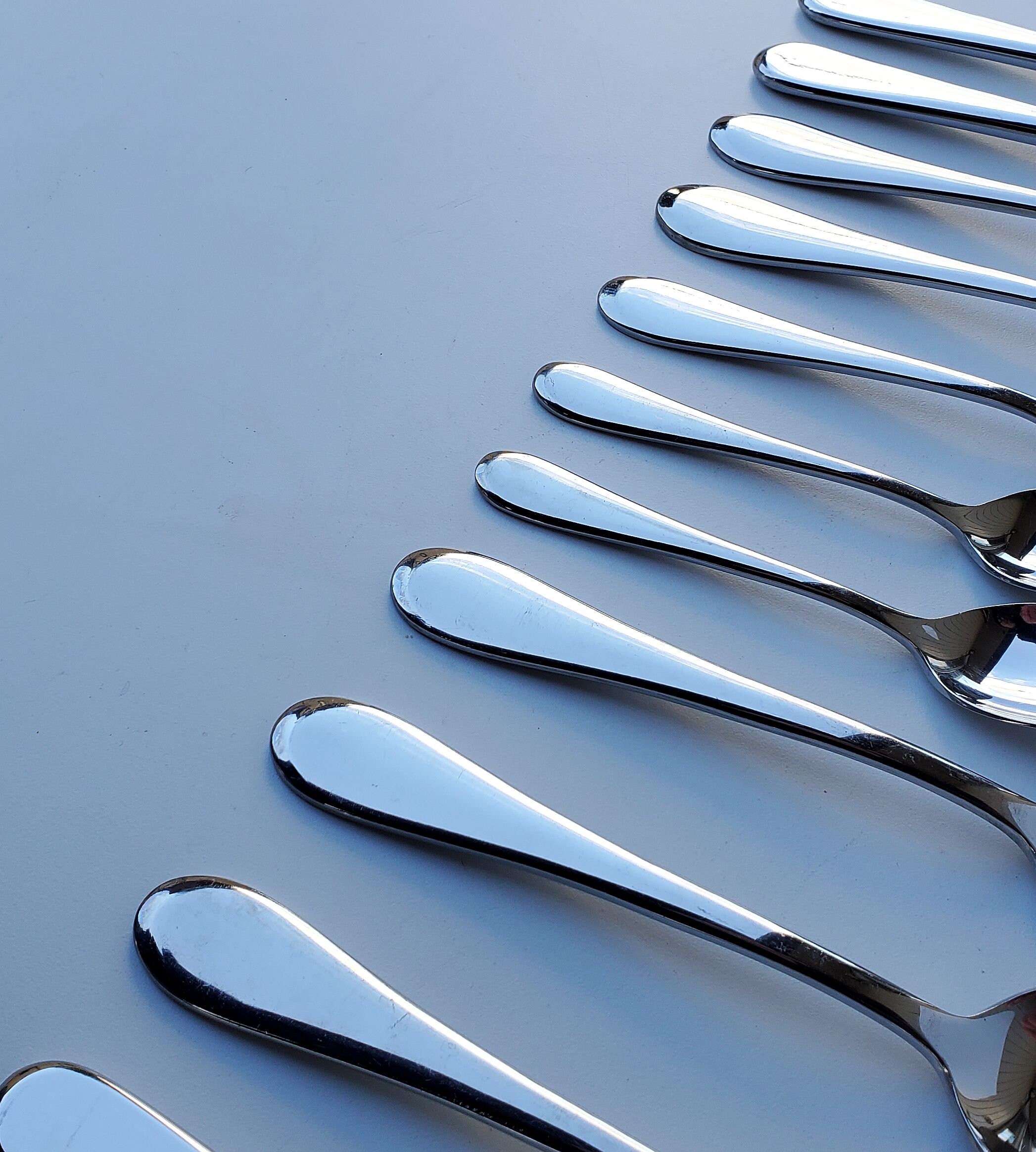 Oneida Icarus Stainless Flatware Mixed Lot Set of 12 Pieces 2 Dinner