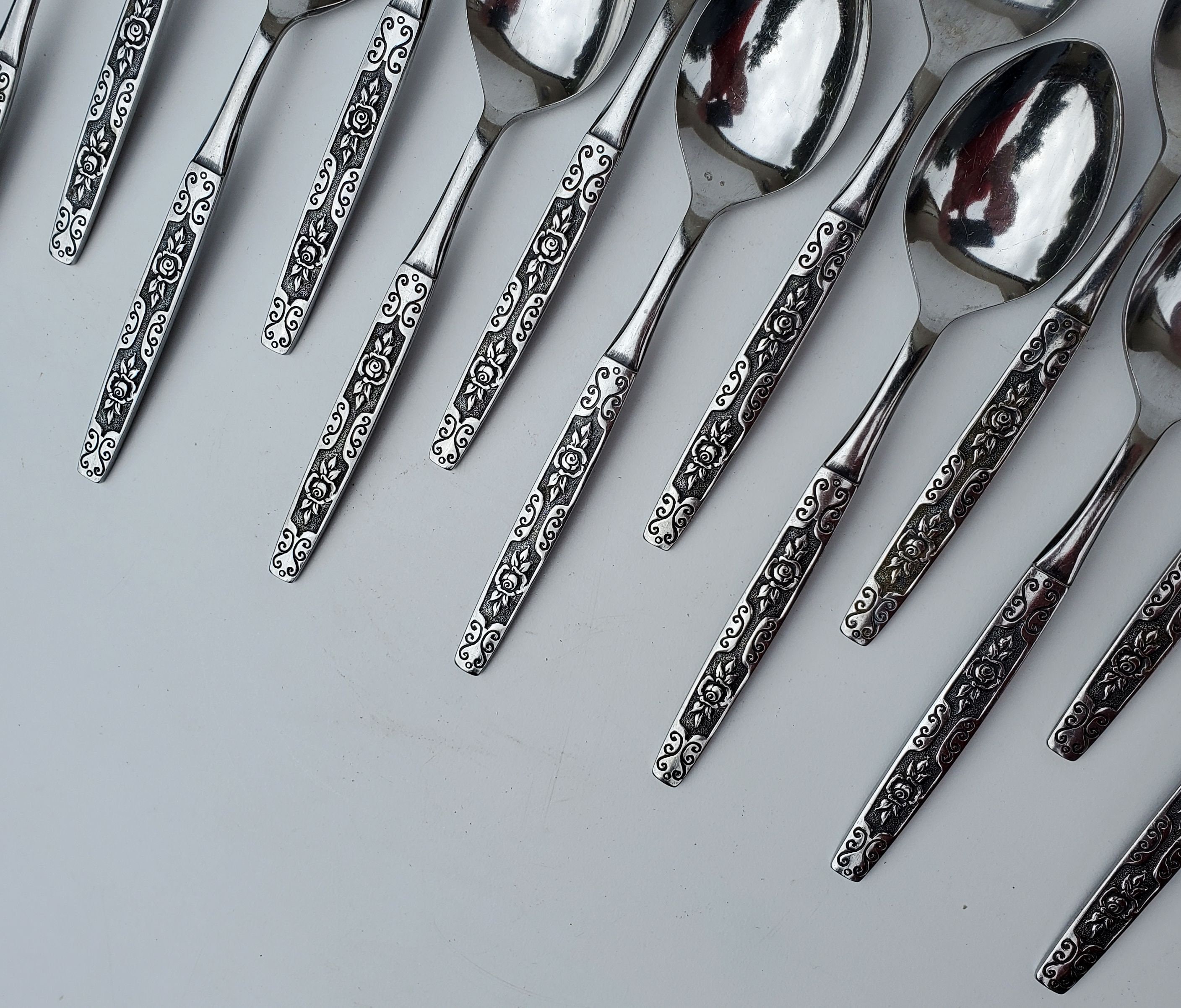 Oneida Northland Stainless Flatware - Secret Fling Pattern - Set