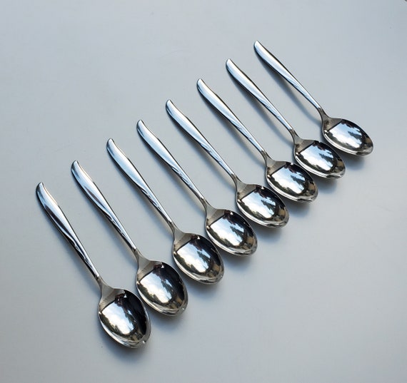 Oneida Stainless Duchess DCS2 Pattern - Set of 8 Soup Spoons