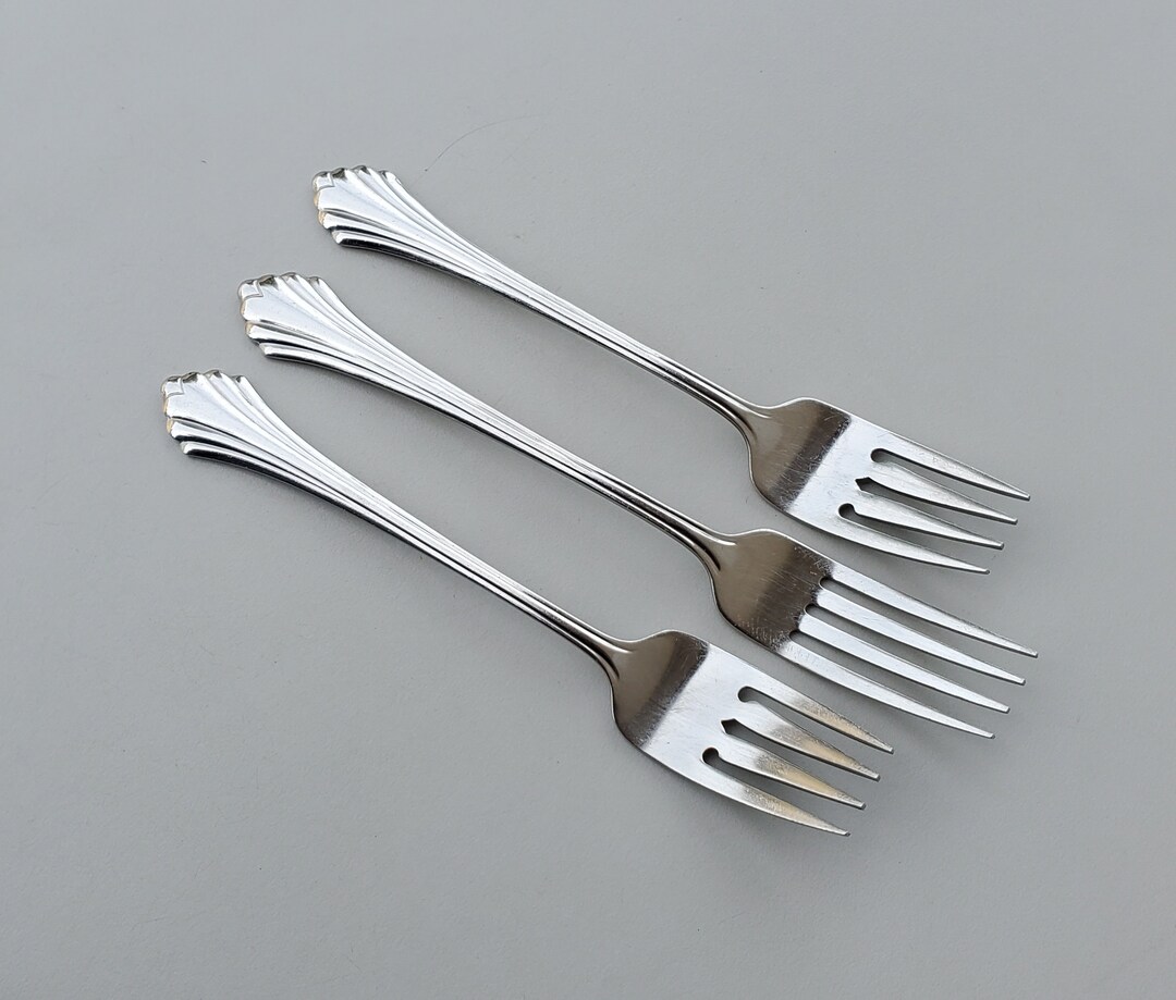 Oneida 18/8 Stainless Bancroft Pattern Mixed Lot of 3 Pieces Glossy