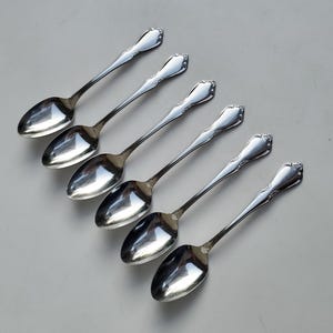 Oneida Deluxe Oneidacraft Edelstahl Chateau-Muster - Set mit 6 Teelöffeln - Glänzende Oberfläche - Mini-Blumen- und Blättern-Griff-Design - MCM - 15,2 cm