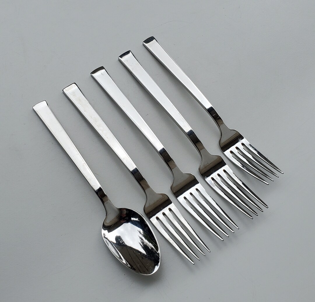 Mikasa Stainless Pinch Pattern Mixed Lot of 5 Pieces 3 Dinner