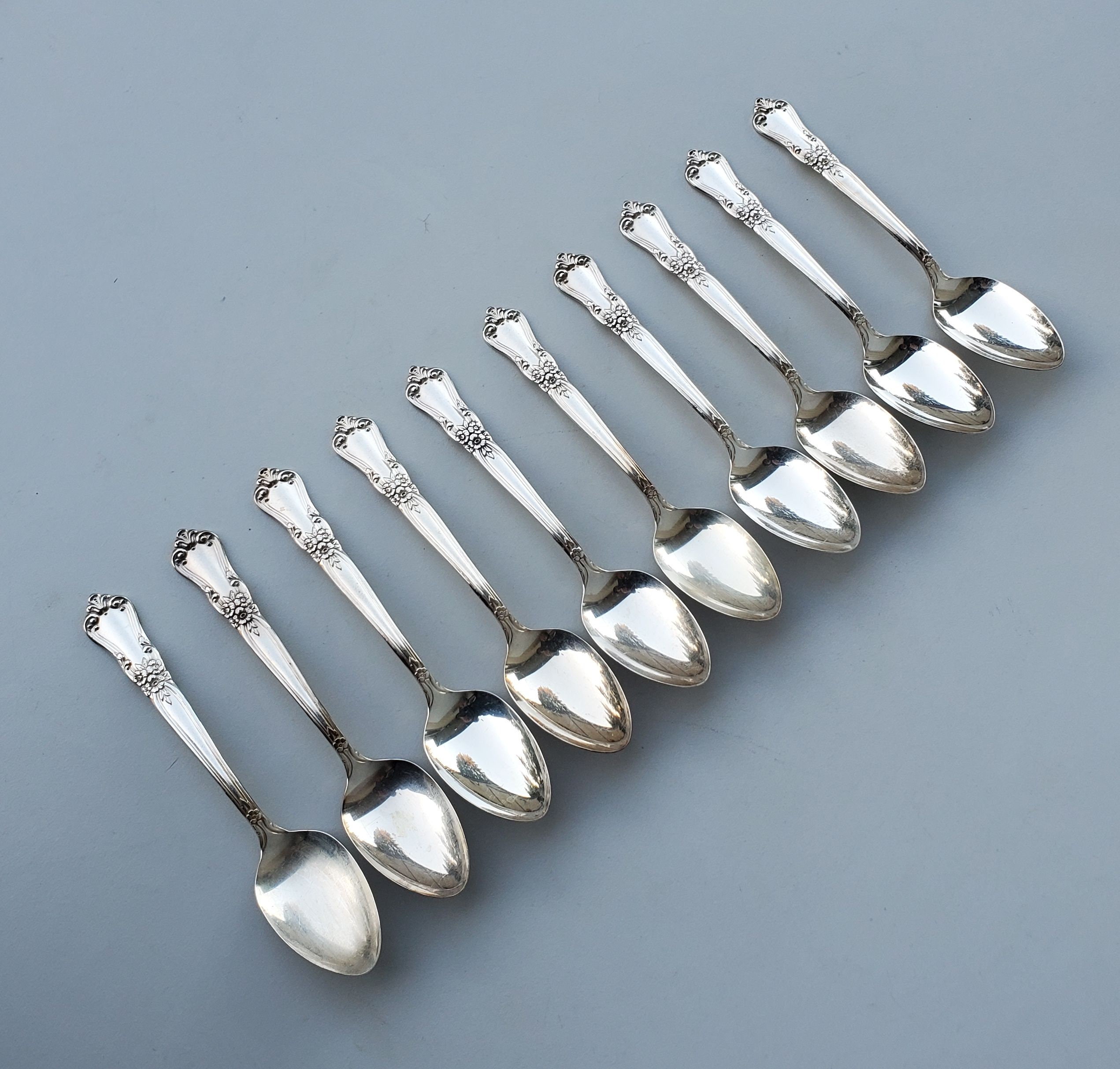 Oneida Wm A Rogers Silverplate Valley Rose Pattern - Set of 10 ...