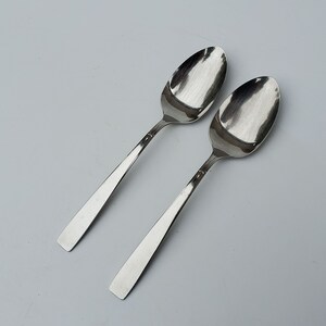 Satin And Glossy Finish Flatware Oneida WINTERSONN Stainless Steel Flatware Set - Deluxe Glossy & Satin Finish Silverware (Used, Great Condition) Oneida Flatware