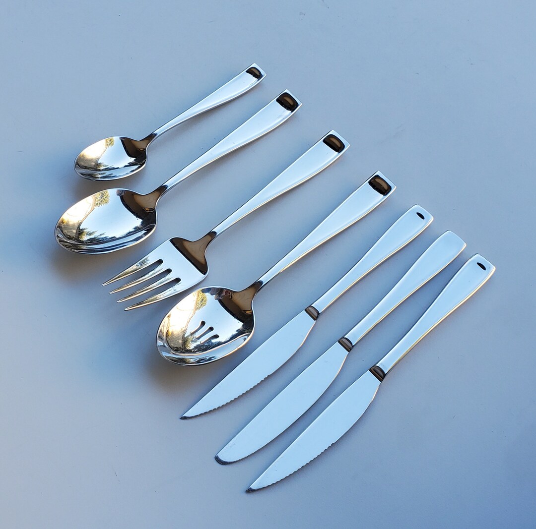 Oneida 18/10 Stainless MODA Pattern Mixed Lot of 7 Pieces Oval Serving