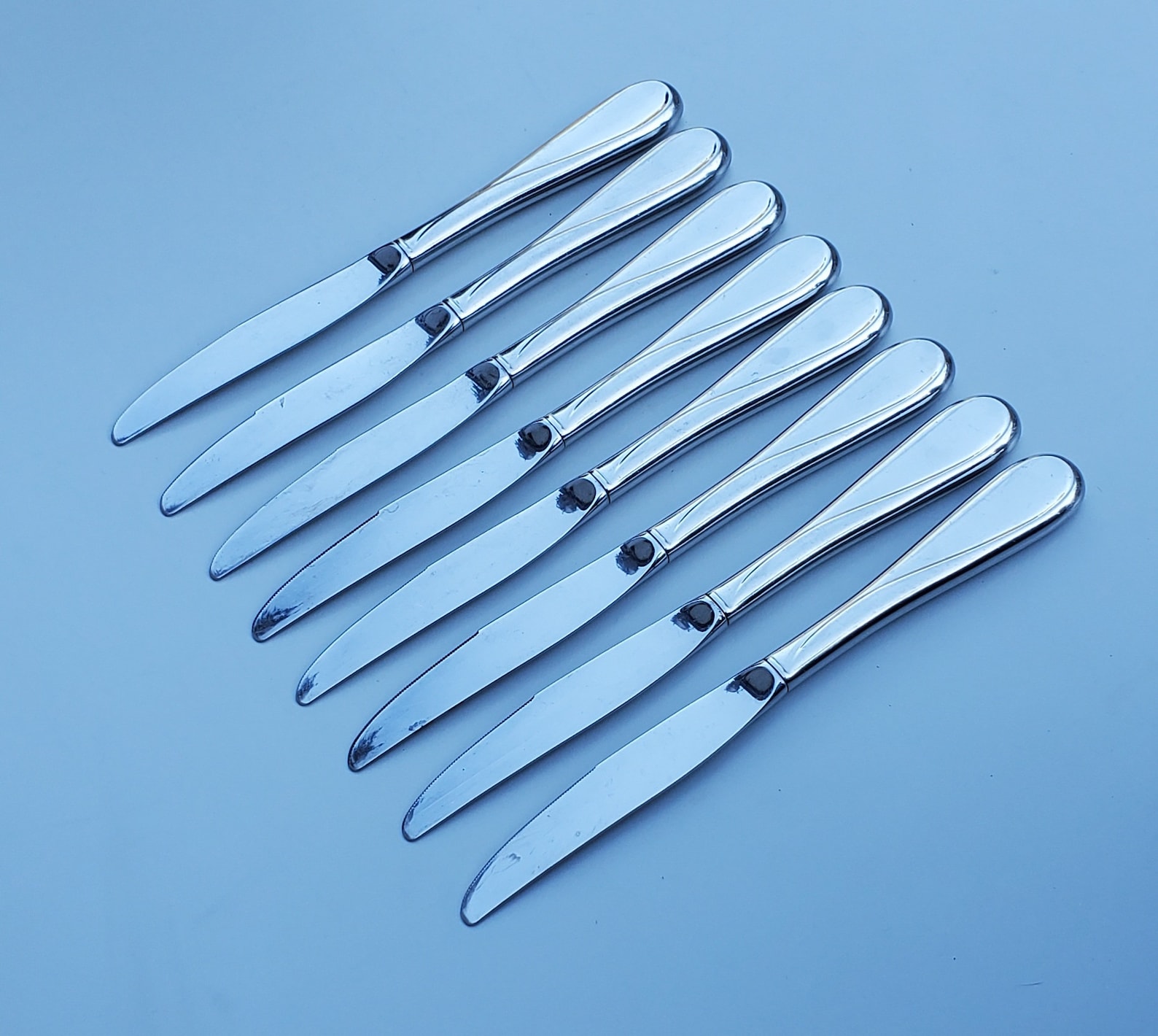 Oneida Stainless Flight Reliance Pattern - Set of 8 Dinner Knives ...