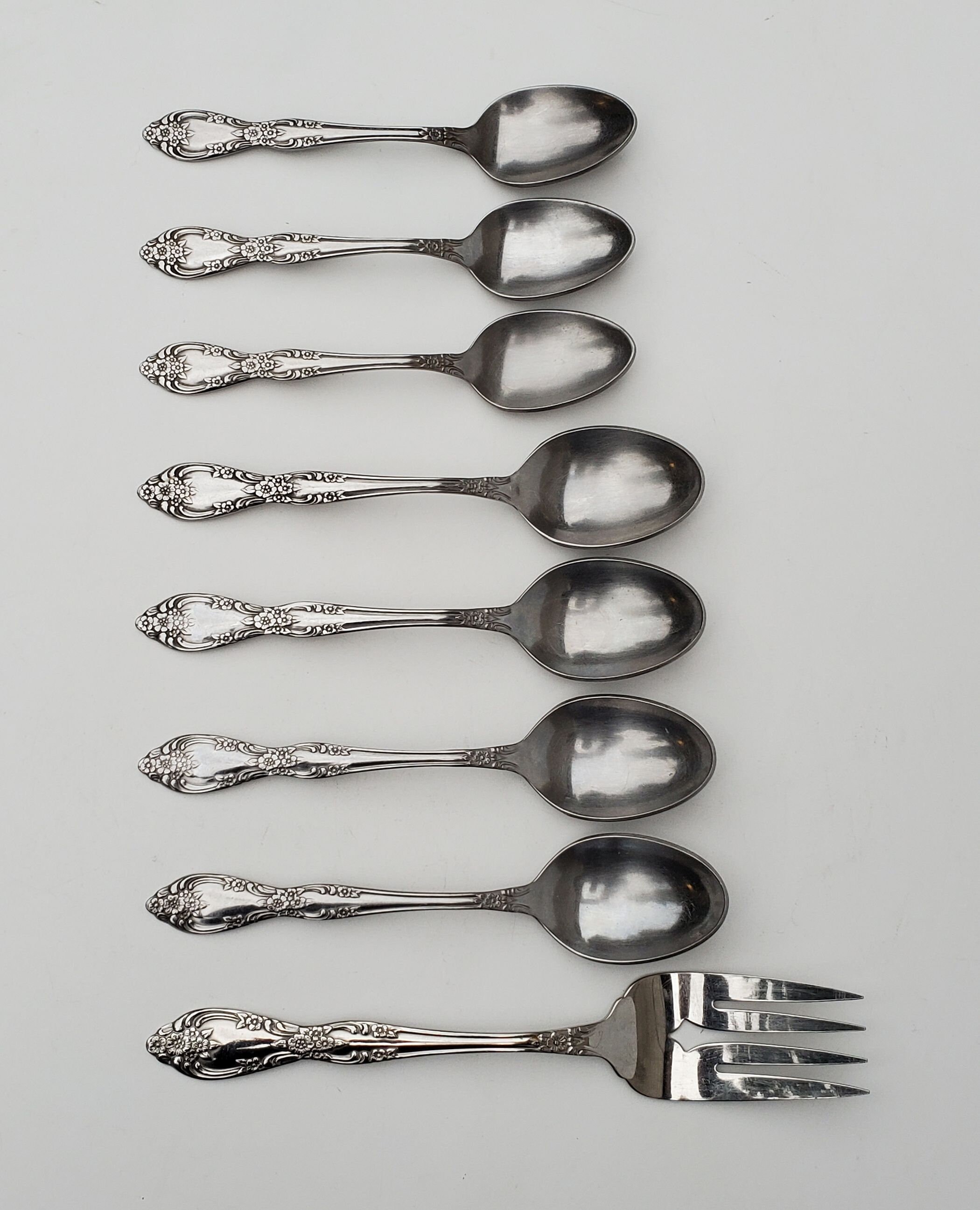 Oneida Profile Patterns Oneida Profile Galveston Pattern Flatware Set of 8 Pieces 4 Soup Spoons ...