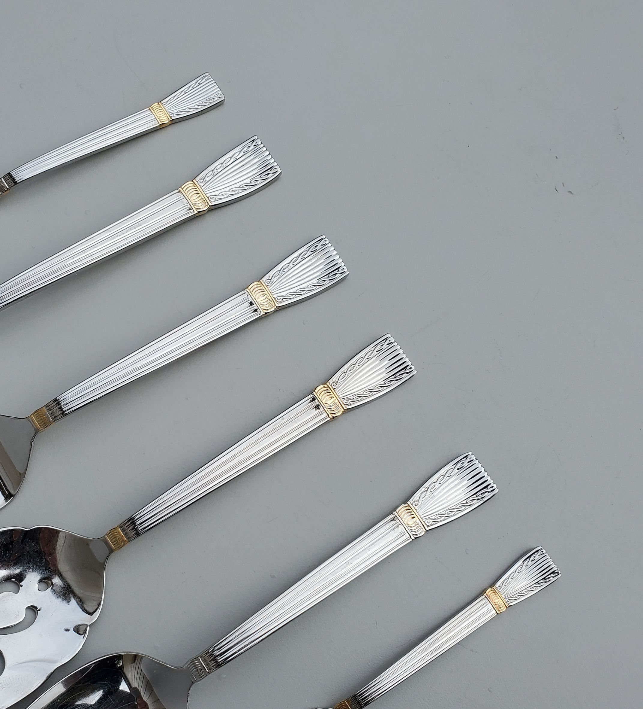 WALLACE SILVERSMITHS スプーン6本セット Wallace Silversmiths 18/8 Stainless Gold Tassel Pattern