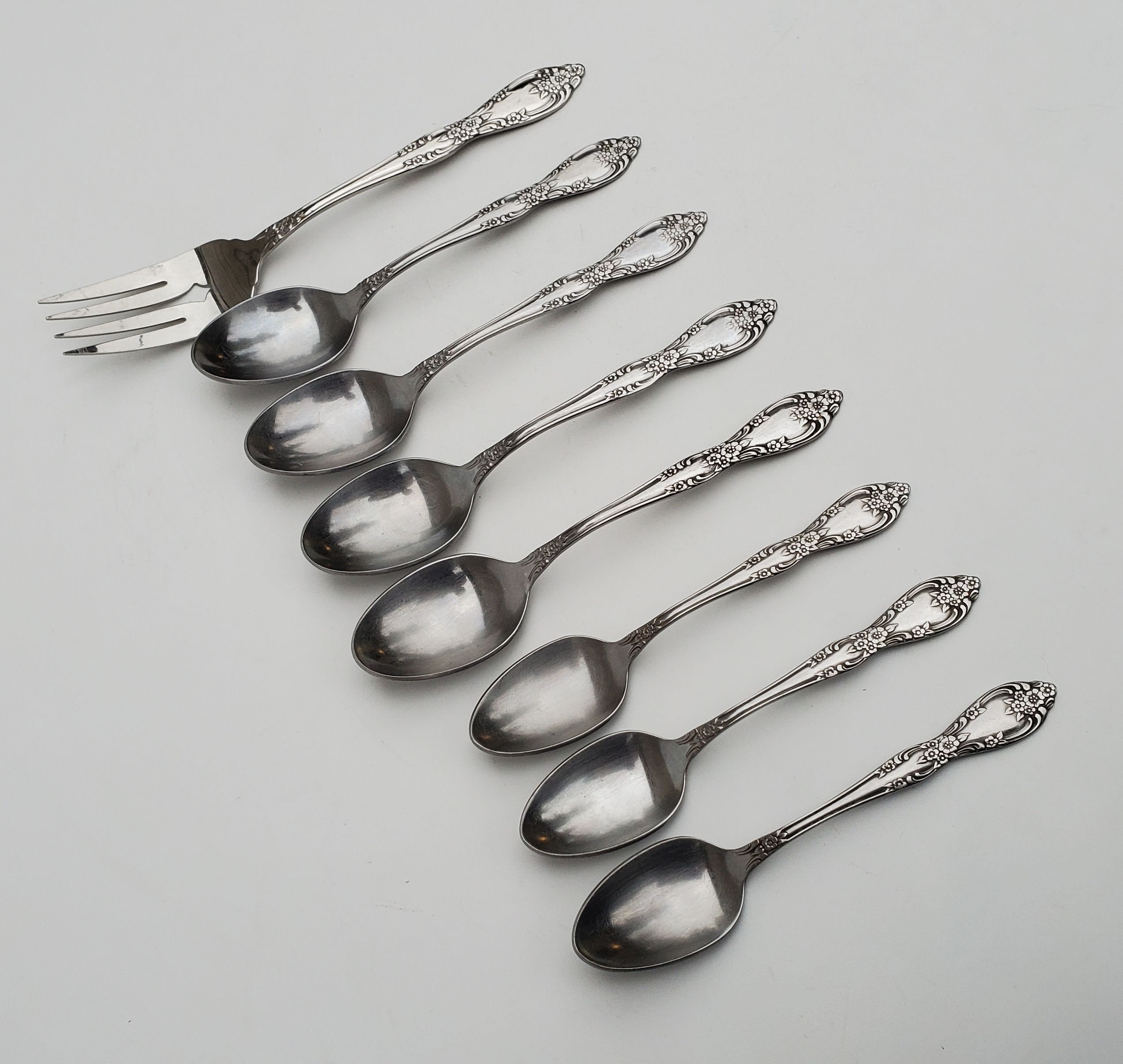Oneida Profile Patterns Oneida Profile Galveston Pattern Flatware Set of 8 Pieces 4 Soup Spoons ...