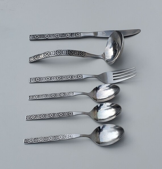 thumbnail image 2 of Oneida Northland Impulse Stainless Steel Flatware, Satin Handle / Glossy Bowl, Black Accent, 1991 Japan/Korea 2 of 5