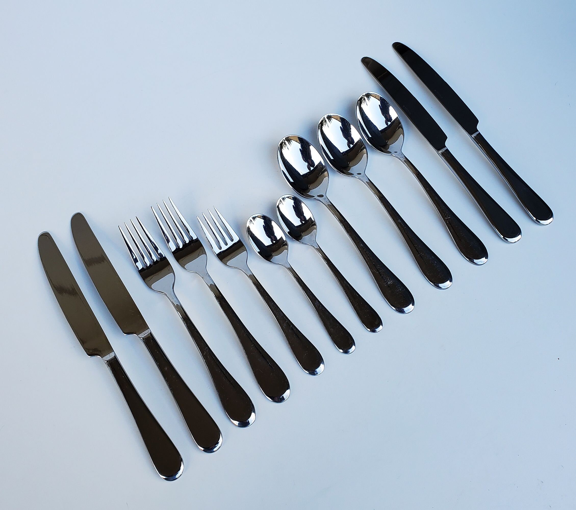 Oneida Icarus Stainless Flatware Mixed Lot Set of 12 Pieces 2 Dinner