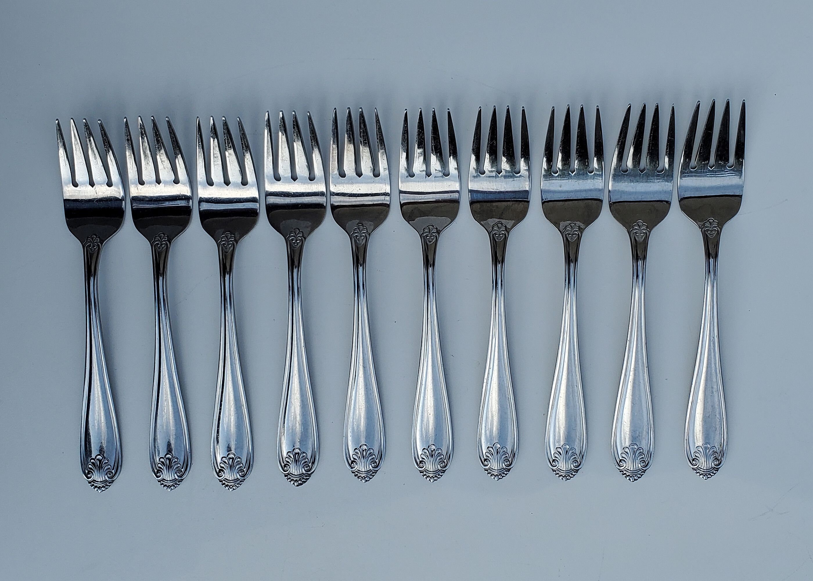 Oneida Shell Pattern Oneida Northland Royal Shell Set of 10 Salad Forks - Glossy - Fleur De ...