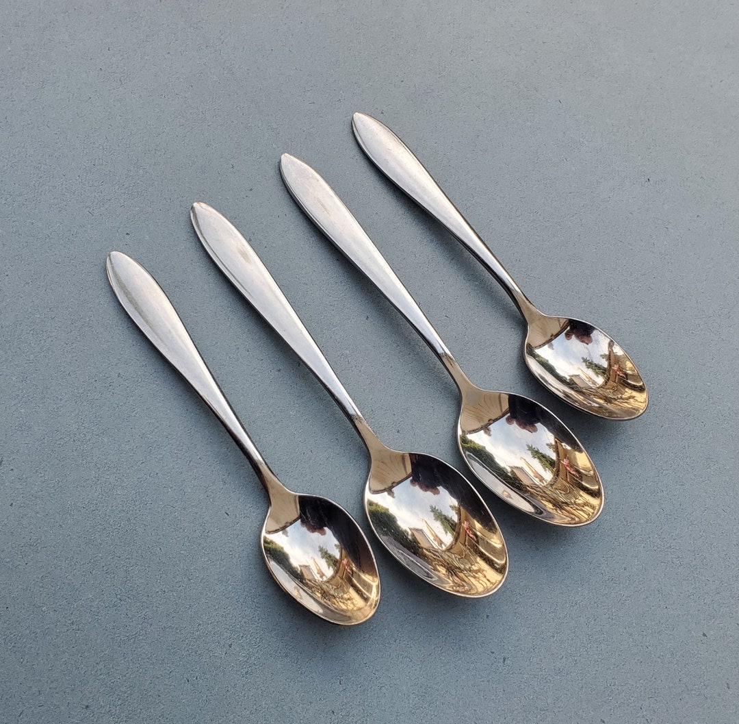 Oneida Stainless Flatware Taylor Pattern Mixed Lot of 4 Spoons 2 Soup Spoons 2 Teaspoons Rounded