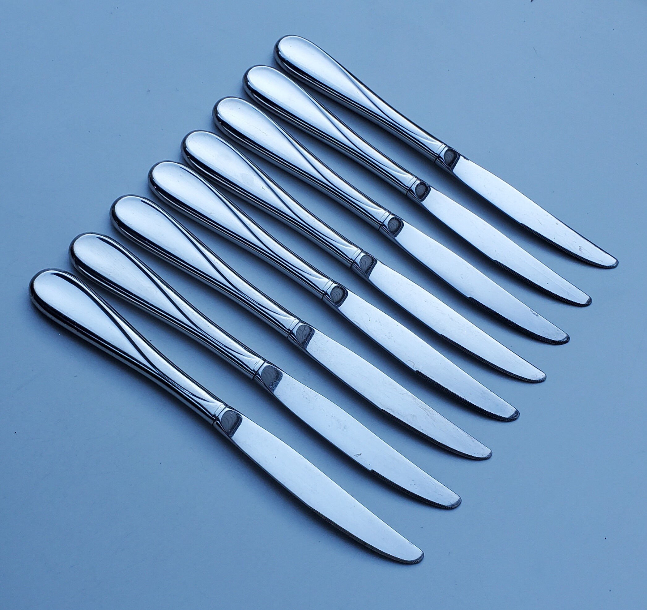 Oneida Stainless Flight Reliance Pattern - Set of 8 Dinner Knives ...