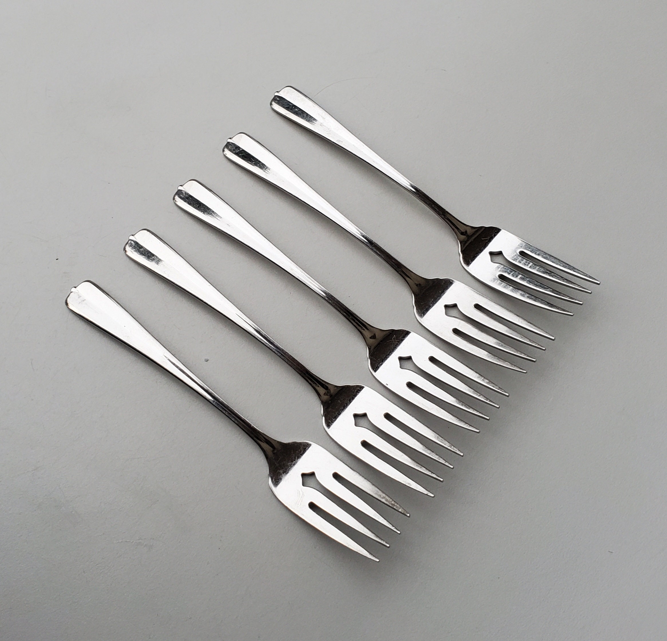 Oneida Stainless Flatware Gala Impulse Pattern Set of 5 Salad Forks