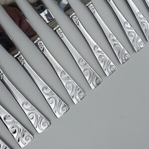 Oneda 18/0 STANHOPE Pattern Stanless Flatware 3 Soup Spoons, Scrolls