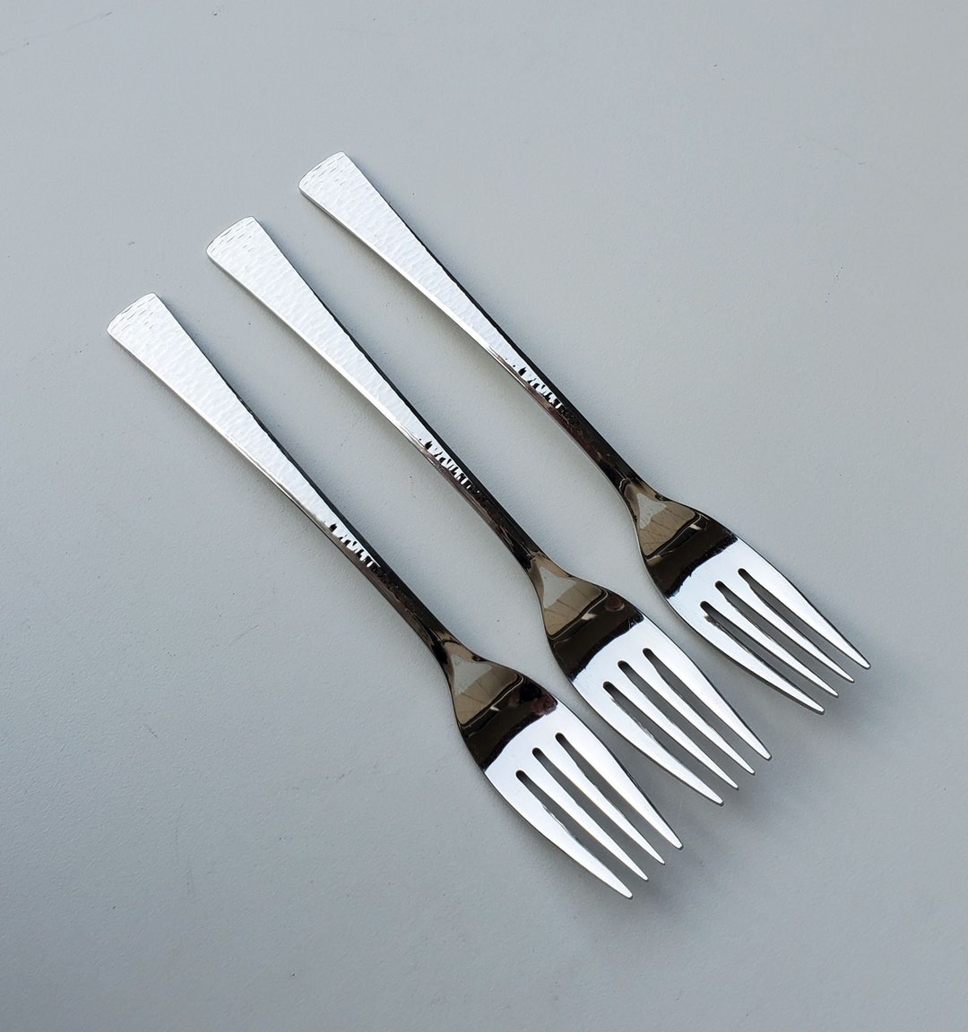 Gorham 18/10 Stainless Biscayne Pattern Set of 3 Dinner Forks Glossy Textured Hammered Handle
