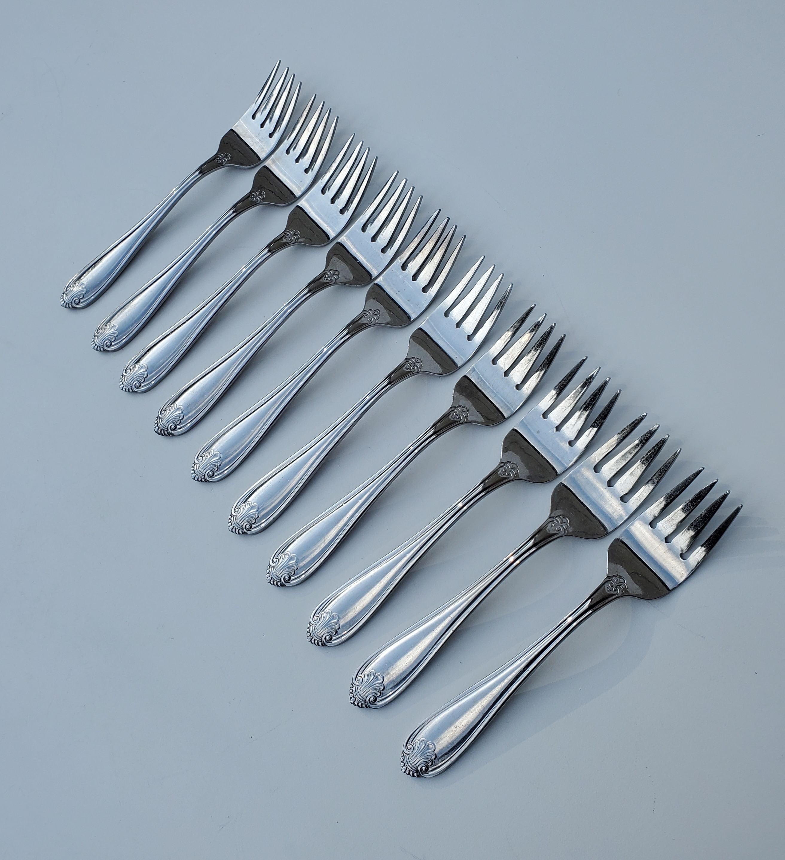 Oneida Shell Pattern Oneida Northland Royal Shell Set of 10 Salad Forks - Glossy - Fleur De ...