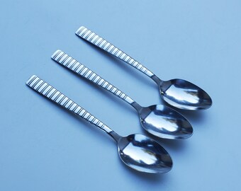 Oneida Northland Stainless Vegas Pattern - Mixed Lot of 6 Pieces - 3 Teaspoons - 1 Dinner Fork - 1 Gravy Ladle - 1 Dinner Knife - Finland
