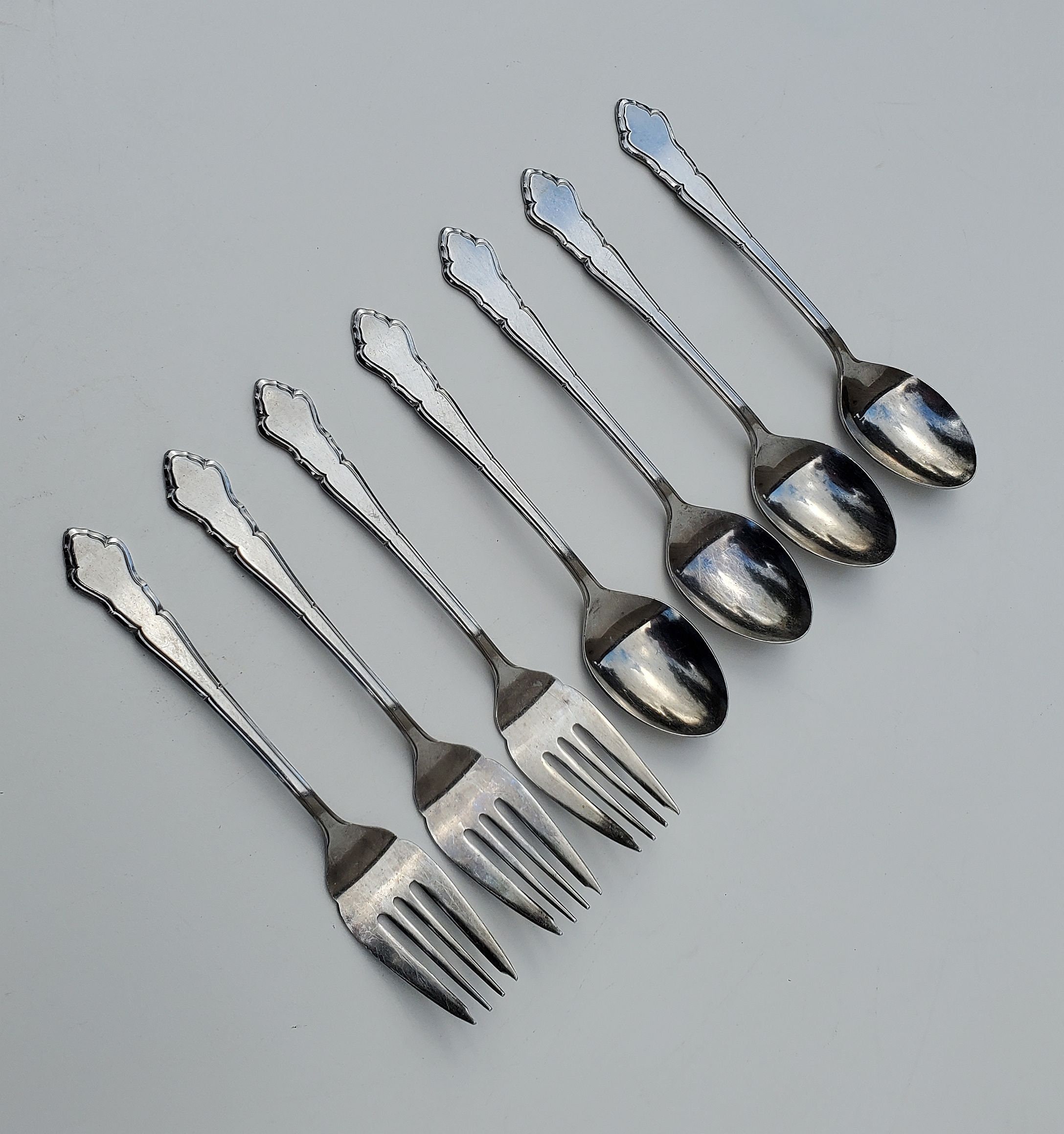 Towle Supreme Cutlery TWS65 Pattern Stainless Flatware - Set of 7  display picture 1