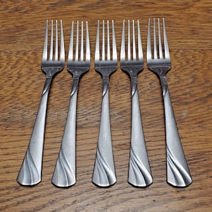 Cambridge Stainless Flatware - Set of 5 Dinner Forks - Glossy Finish With Satin Highlights - Swirl Design - Unknown Pattern - 8&quot;