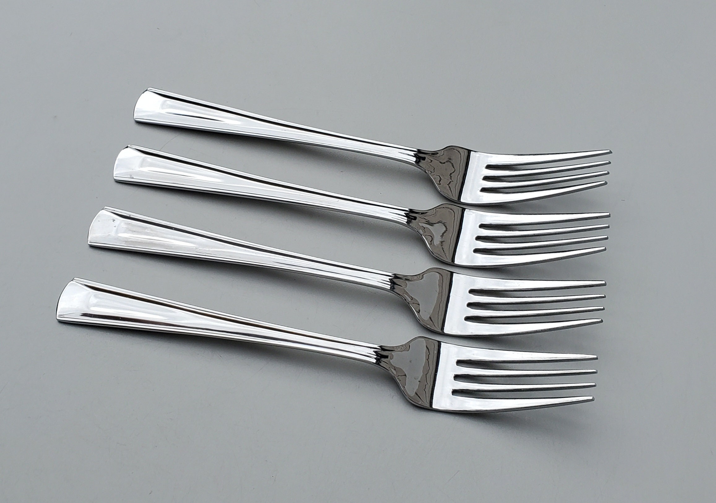 Oneida Shell Pattern Oneida Stainless Cella Pattern - Set of 4 Dinner Forks - Glossy Finish ...