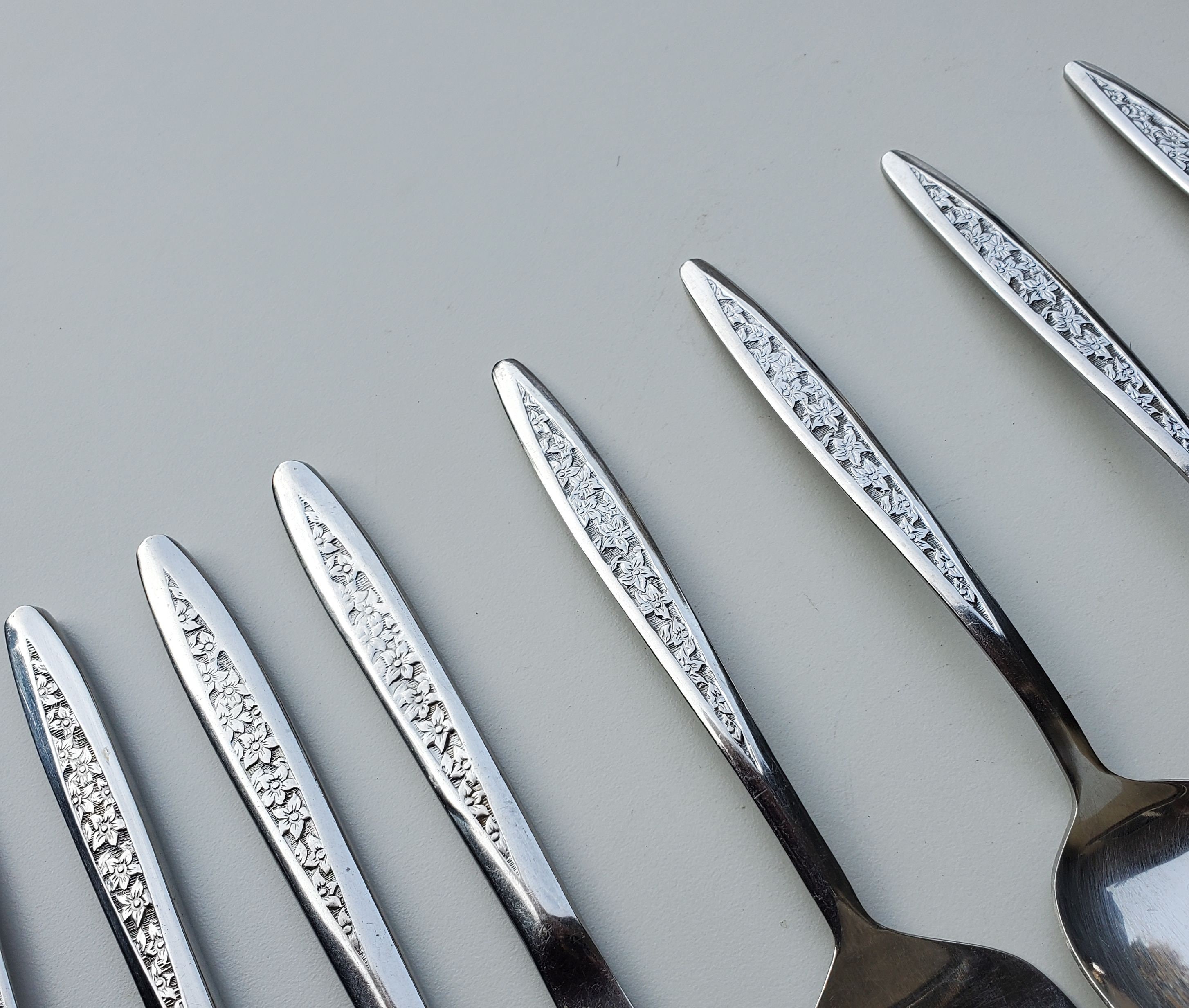 Customecraft Stainless CUS 5 Pattern - Mixed Lot of 8 Pieces - Floral ...