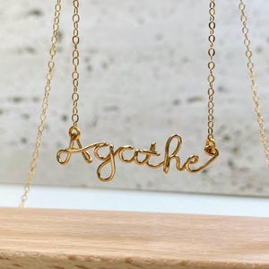 Collar de letras relleno de oro de 14k personalizable - Regalo hecho a mano para ella, joyería de mujer, regalo para mamá, idea de regalo única