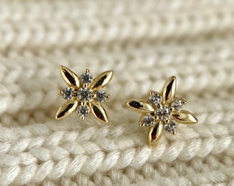 Minimalist solid silver s925 gold stud earrings - ONE PAIR - white gold earrings - earrings with zircon stone