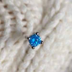 Puce d'oreilles en argent massif s925-VENDU PAR PIECE- boucle d'oreilles pierre bleue-piercing cartilage bleu topaze-stud zircon bleu-hélix