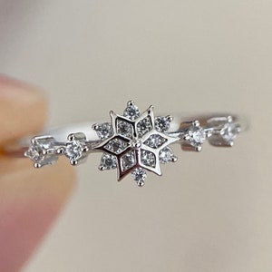 14k gold plated s925 solid silver ring - minimalist white multi stone ring - snowflake ring - engagement ring - women's ring