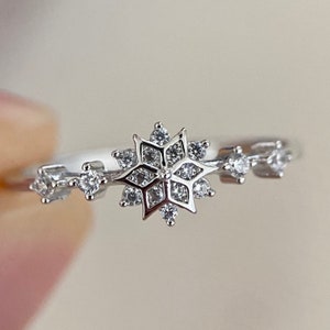 Solid s925 silver ring 14k gold plated - minimalist white multi stone ring - snowflake ring - engagement ring - women's ring