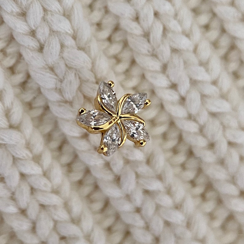 Solid S925 silver earring 14k gold PRICE PER PIECE mini flower gold earring white gold minimalist earring Or